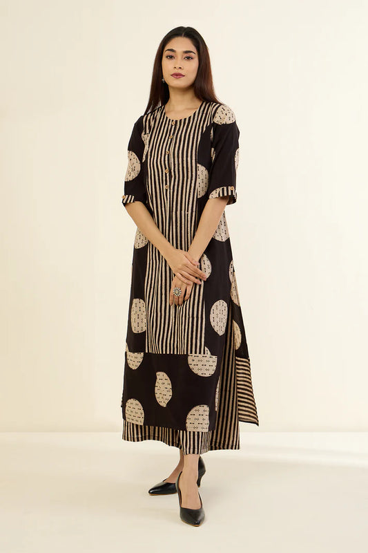 Midnight Rings And Stripes Long Panelled Cotton Kurta With Slit