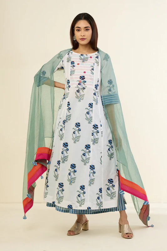 Dreamy Indigo Blooms Pintuck Yoke Kurta With Pockets