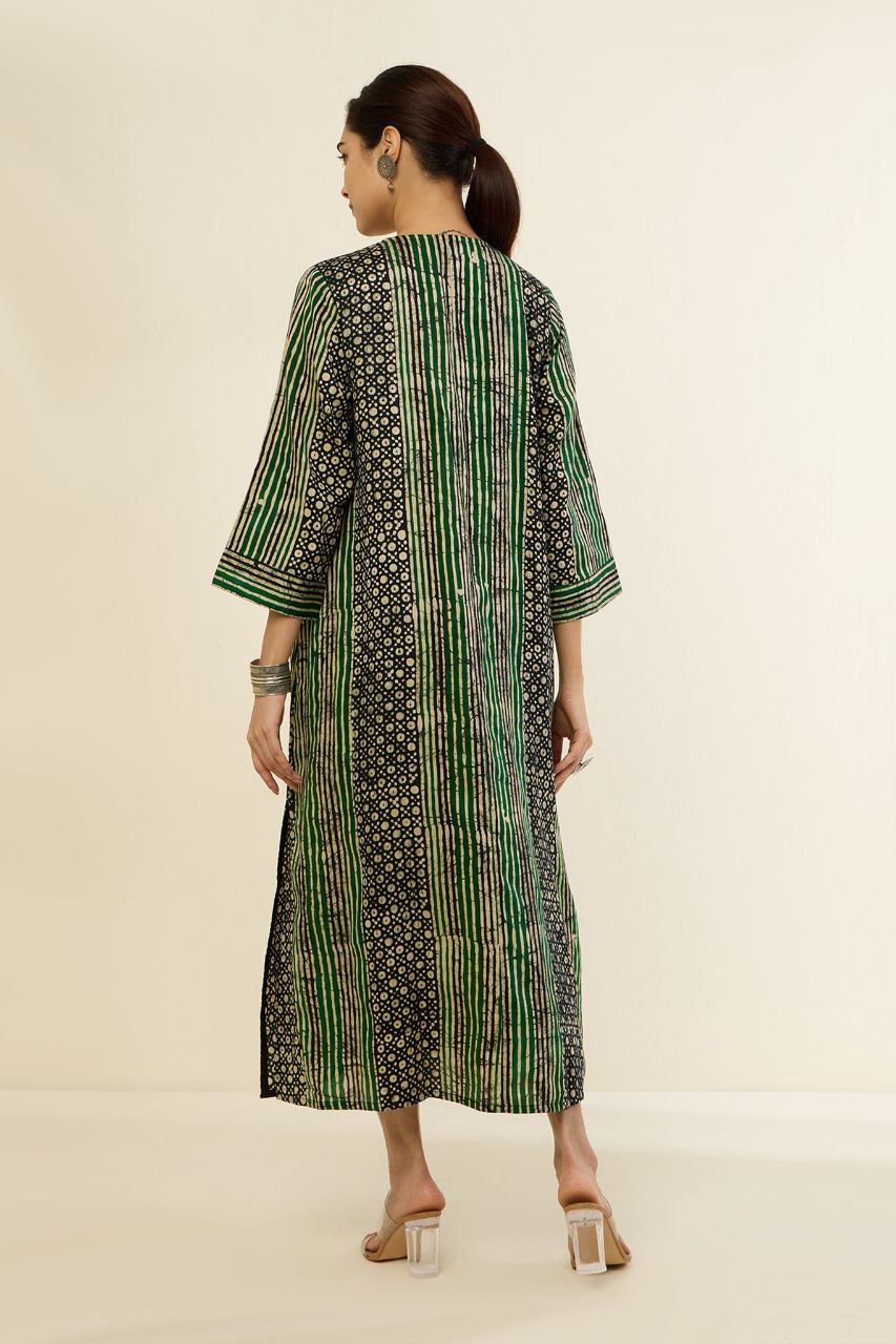 Emerald Noir Geometric Pattern Front Zipper A-Line Kurta