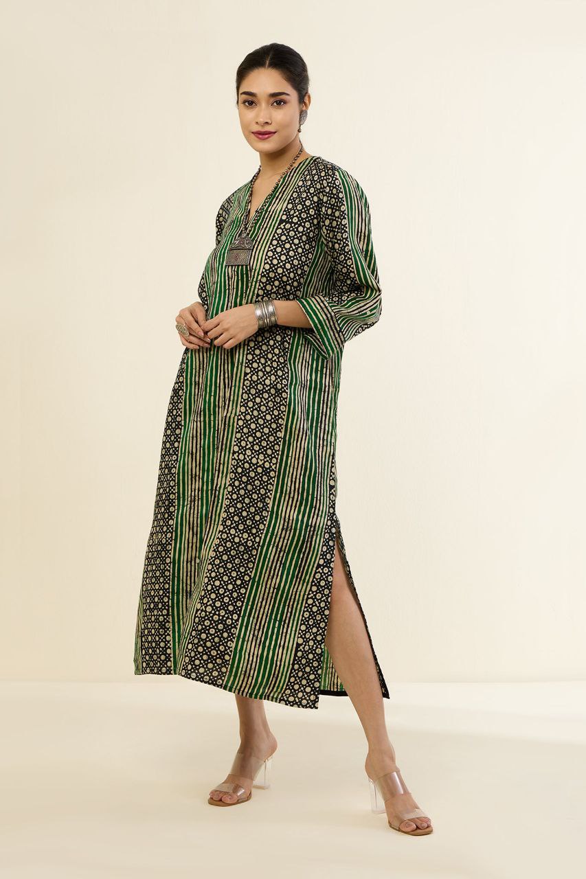 Emerald Noir Geometric Pattern Front Zipper A-Line Kurta